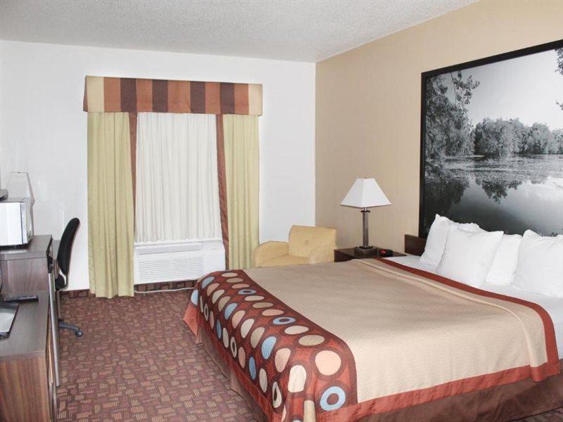 Super 8 By Wyndham Three Rivers Extérieur photo