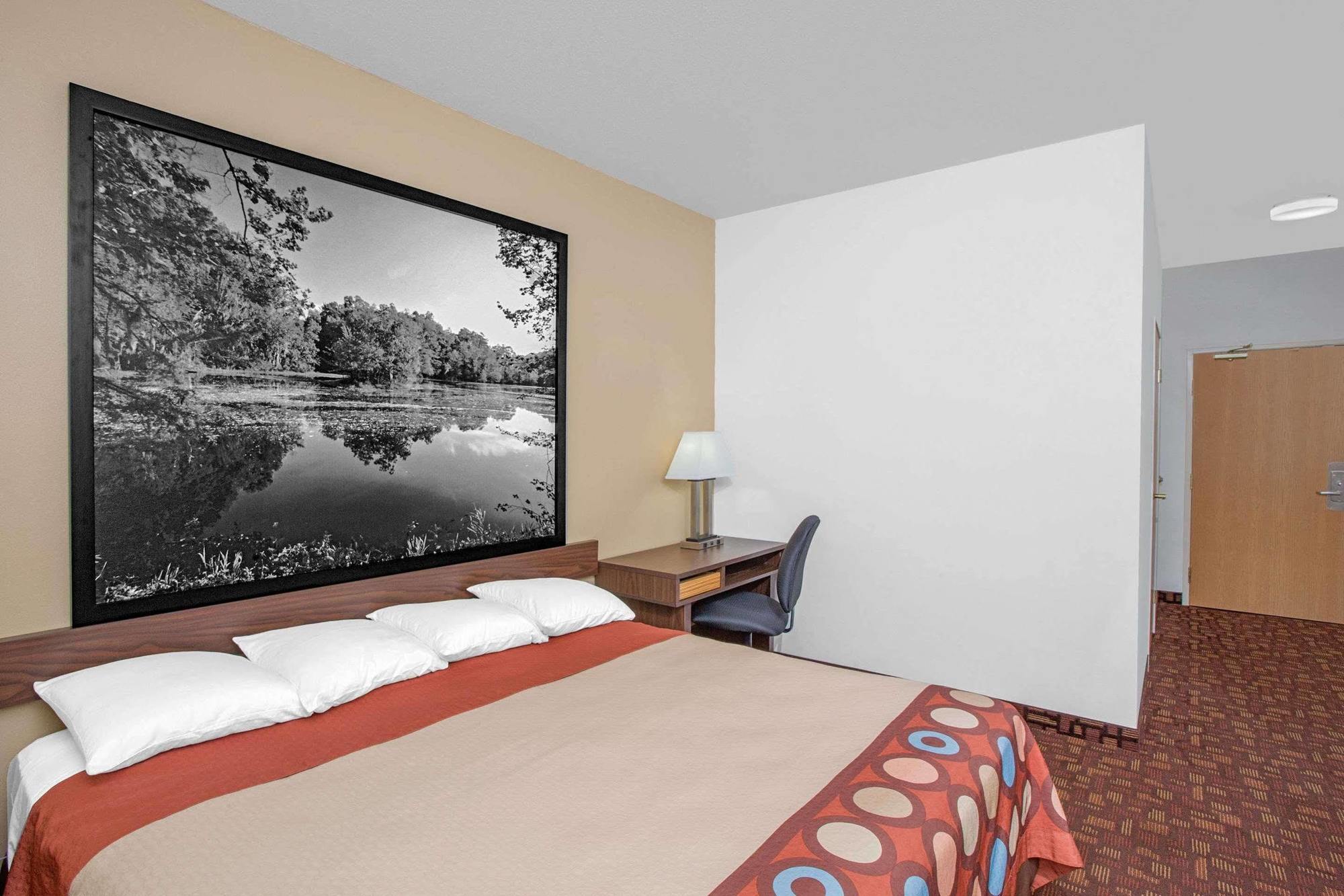Super 8 By Wyndham Three Rivers Extérieur photo